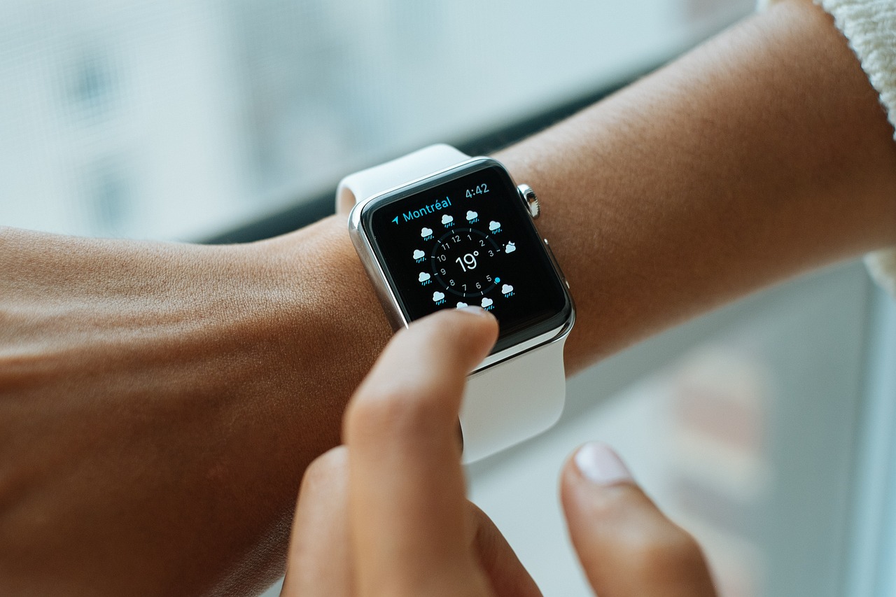 Jak spárovat Apple Watch s mobilem? NÁVOD