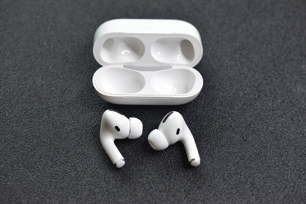 Jak spárovat bezdrátová sluchátka AirPods? NÁVOD